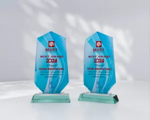 Kỷ niệm chương thủy tinh TT10