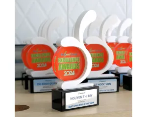 Cúp 3D đế pha lê đen